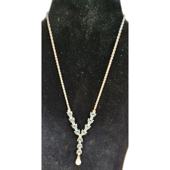 Teardrop Necklace With different colors of Blue stones and enamel painted leave - Picture 4 of 10